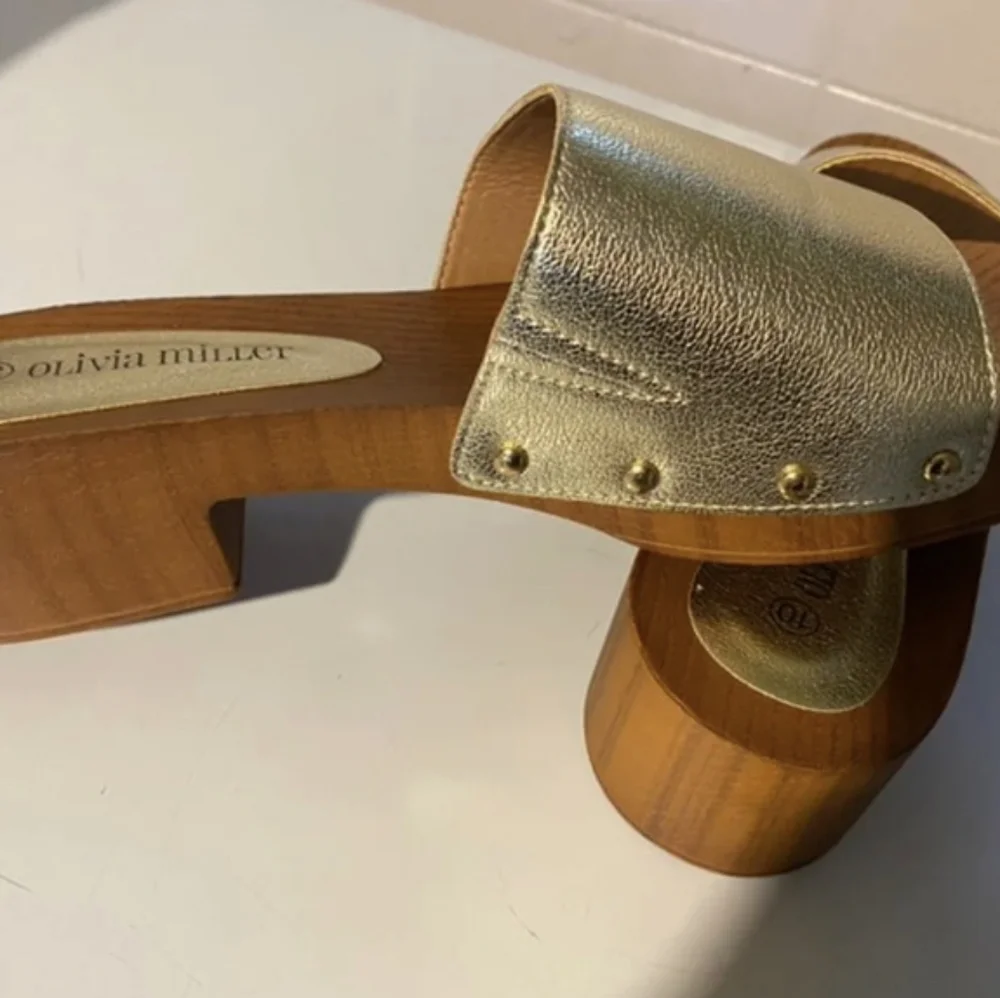 Sandals - Picture 5 of 9